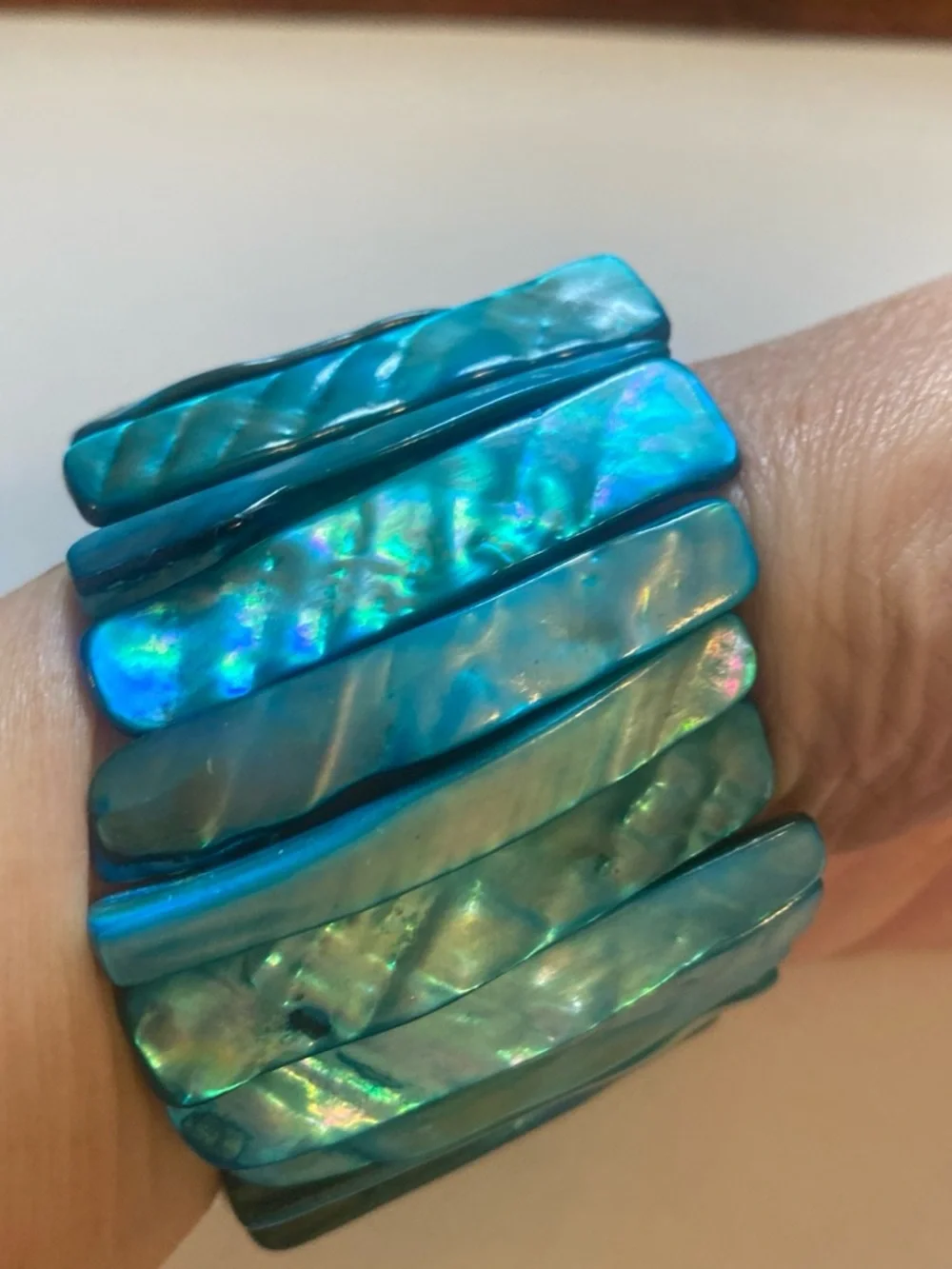Blue Iridescent abalone Shell Stretch Bracelet - Unbranded